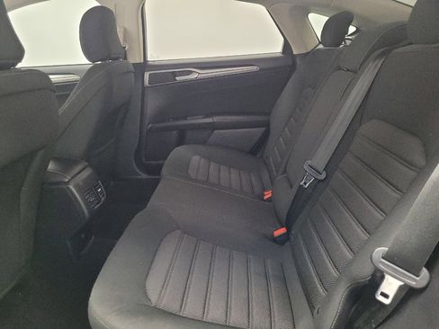 Used 2020 Ford Fusion SE image 18