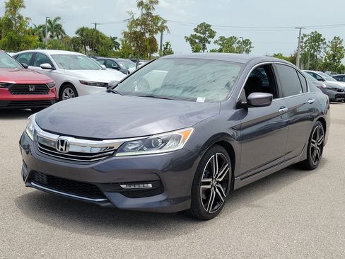 Used 2017 Honda Accord Sport image 3