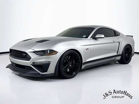 Used 2019 Ford Mustang GT Premium w/ GT Performance Package RWD image 3