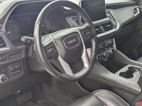 Used 2021 GMC Yukon XL SLT w/ SLT Luxury Plus Package image 9