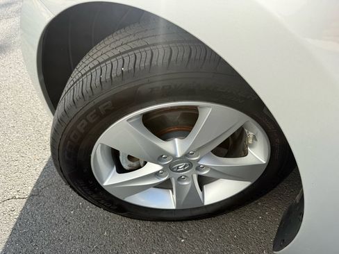 Used 2013 Hyundai Elantra GLS w/ Preferred Pkg image 33