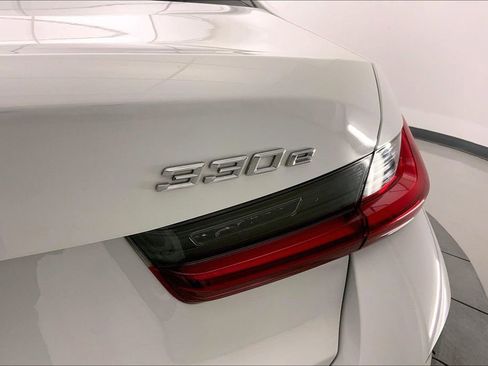 Certified 2023 BMW 330e xDrive w/ Premium Package image 30