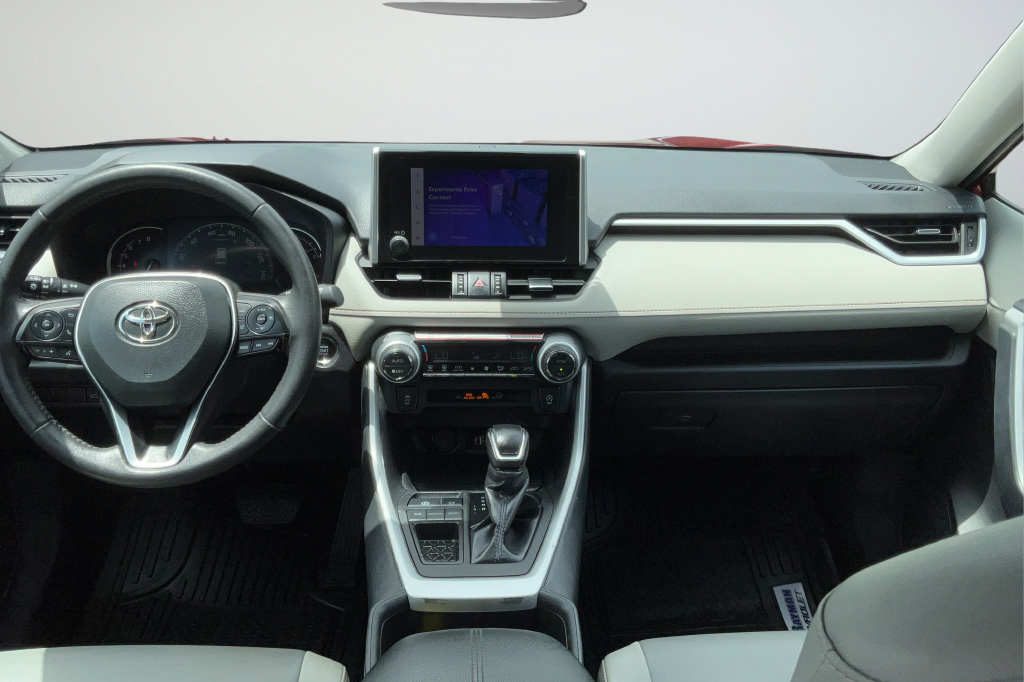 Used 2025 Toyota RAV4 XLE Premium FWD image 11