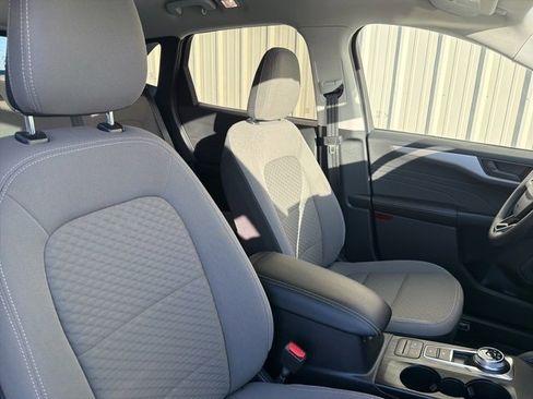 Used 2022 Ford Escape SE w/ Cold Weather Package image 8