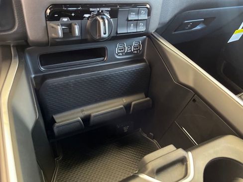 New 2022 RAM 1500 Big Horn image 40