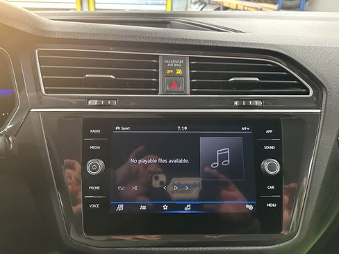 Used 2024 Volkswagen Tiguan SE image 26