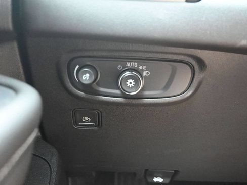 Used 2024 GMC Terrain SLE AWD/4WD image 18