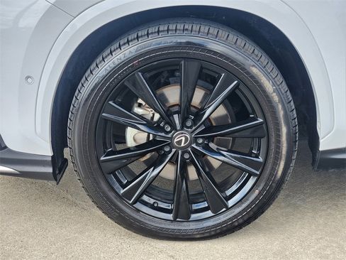 Used 2025 Lexus NX 450h+ F Sport image 10