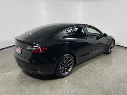 Used 2021 Tesla Model 3 Standard Range Plus RWD image 3