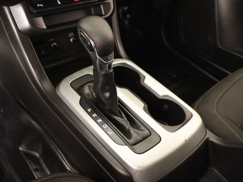 Used 2022 Chevrolet Colorado LT w/ Fleet Safety Package RWD image 7