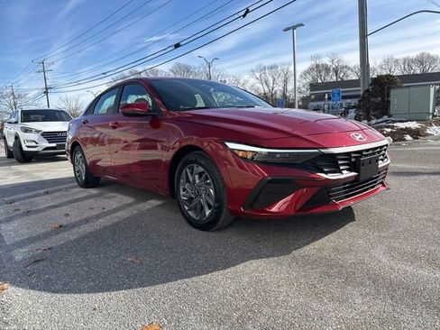 Certified 2024 Hyundai Elantra SEL image 6