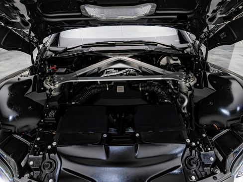 Used 2020 Aston Martin V8 Vantage Coupe image 75