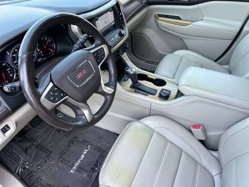 Used 2017 GMC Acadia Denali w/ Technology Package AWD/4WD image 9