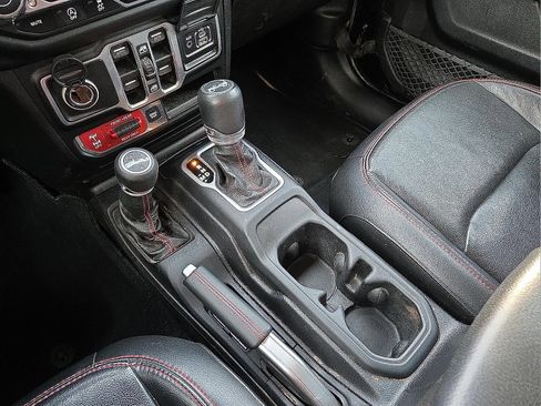 Used 2018 Jeep Wrangler Unlimited Rubicon image 25