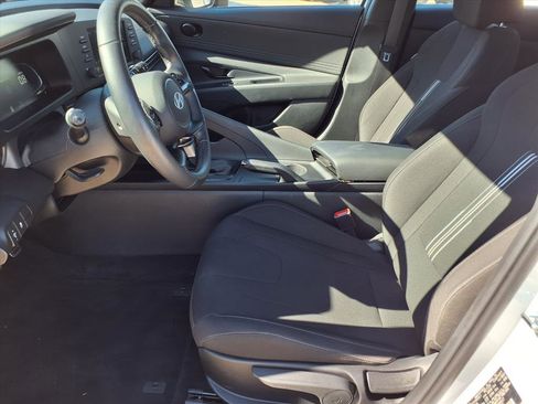 Used 2025 Hyundai Elantra Sport image 14