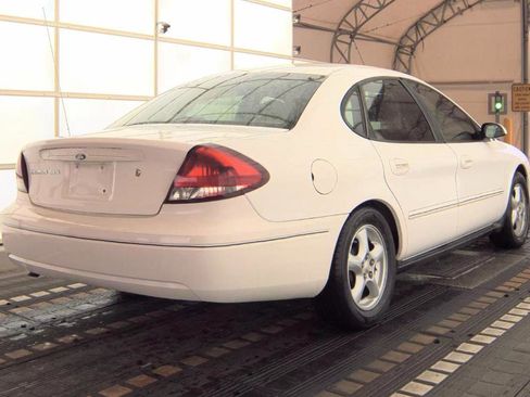 Used 2004 Ford Taurus SES FWD image 4