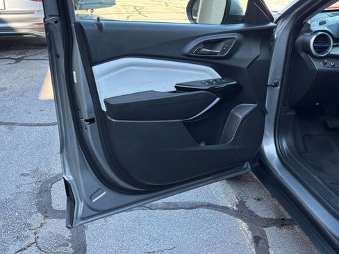 Used 2025 Chevrolet Trax LT image 20