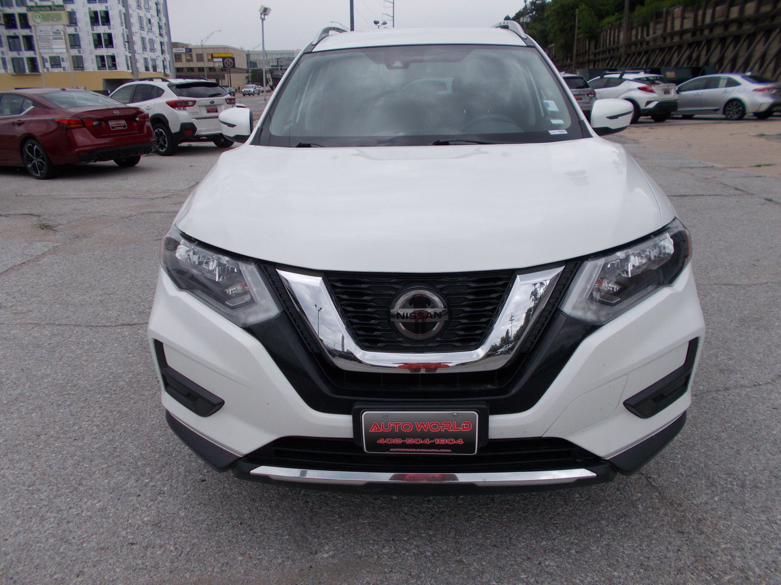 Used 2020 Nissan Rogue SV AWD/4WD image 2
