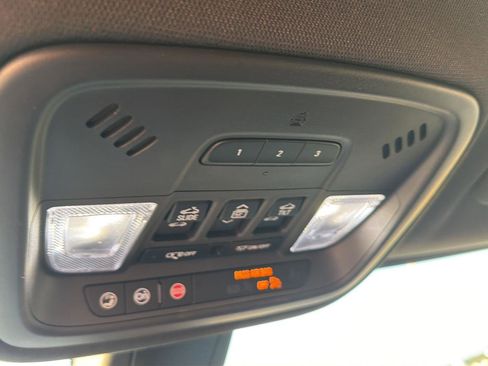 Used 2022 Chevrolet Traverse Premier w/ Redline Edition FWD image 30