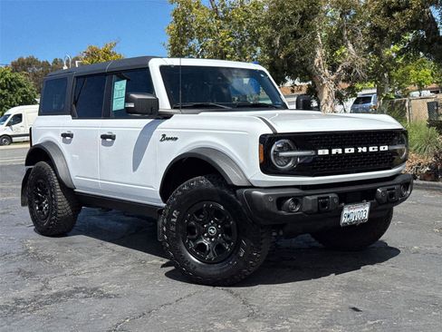 Certified 2023 Ford Bronco Wildtrak AWD/4WD image 2