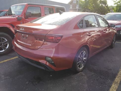 Used 2023 Kia Forte LXS w/ LXS Technology Package FWD image 7