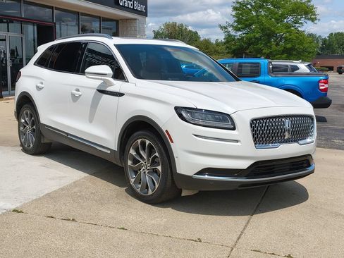 Used 2023 Lincoln Nautilus Reserve w/ Equipment Group 201A AWD/4WD image 16