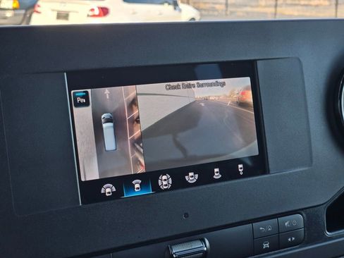 Used 2020 Mercedes-Benz Sprinter 3500 image 4