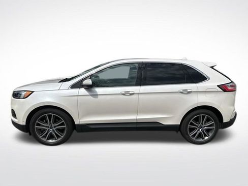 Used 2019 Ford Edge Titanium w/ Equipment Group 301A AWD/4WD image 2