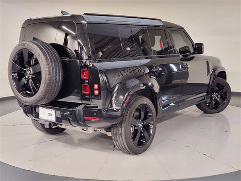 Used 2024 Land Rover Defender 110 X-Dynamic SE image 2