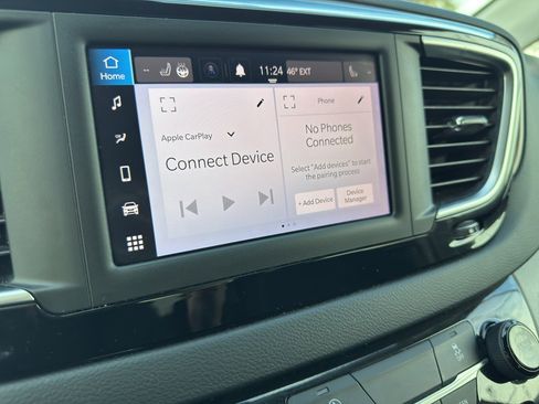 Used 2022 Chrysler Voyager LX FWD image 21