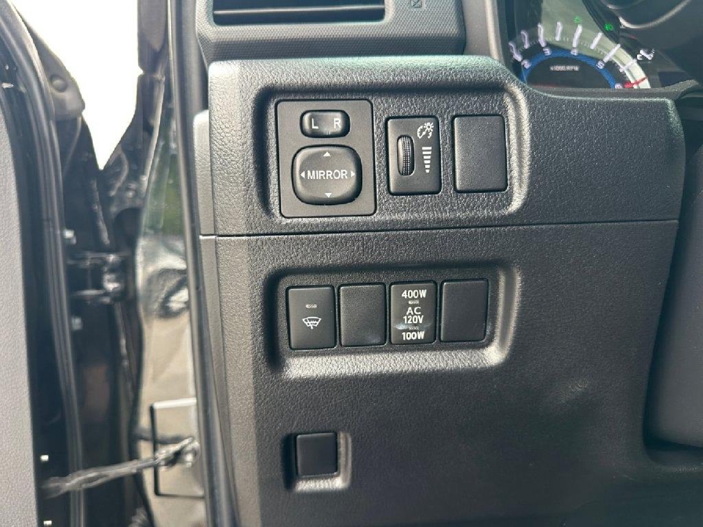 Used 2017 Toyota 4Runner SR5 AWD/4WD image 20