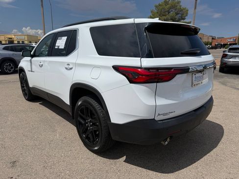 Certified 2023 Chevrolet Traverse LT FWD image 9