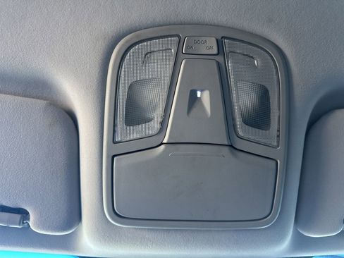 Used 2014 Kia Cadenza Premium image 27