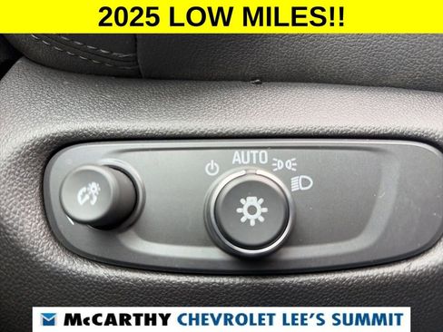 Used 2025 Chevrolet Blazer LT FWD image 21