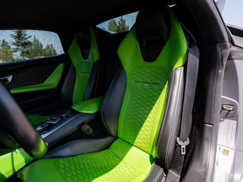 Used 2017 Lamborghini Huracan LP 580-2 RWD image 2