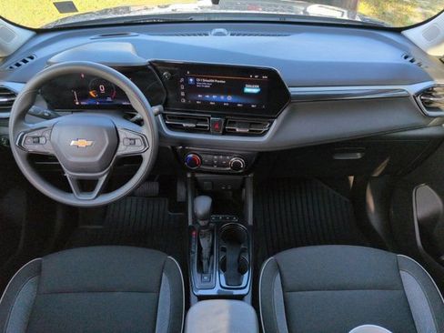 Used 2025 Chevrolet TrailBlazer LT w/ Driver Confidence Package FWD image 14