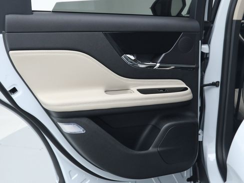 Used 2025 Lincoln Corsair FWD w/ Equipment Group 101A image 28