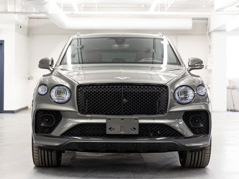 Used 2021 Bentley Bentayga image 3