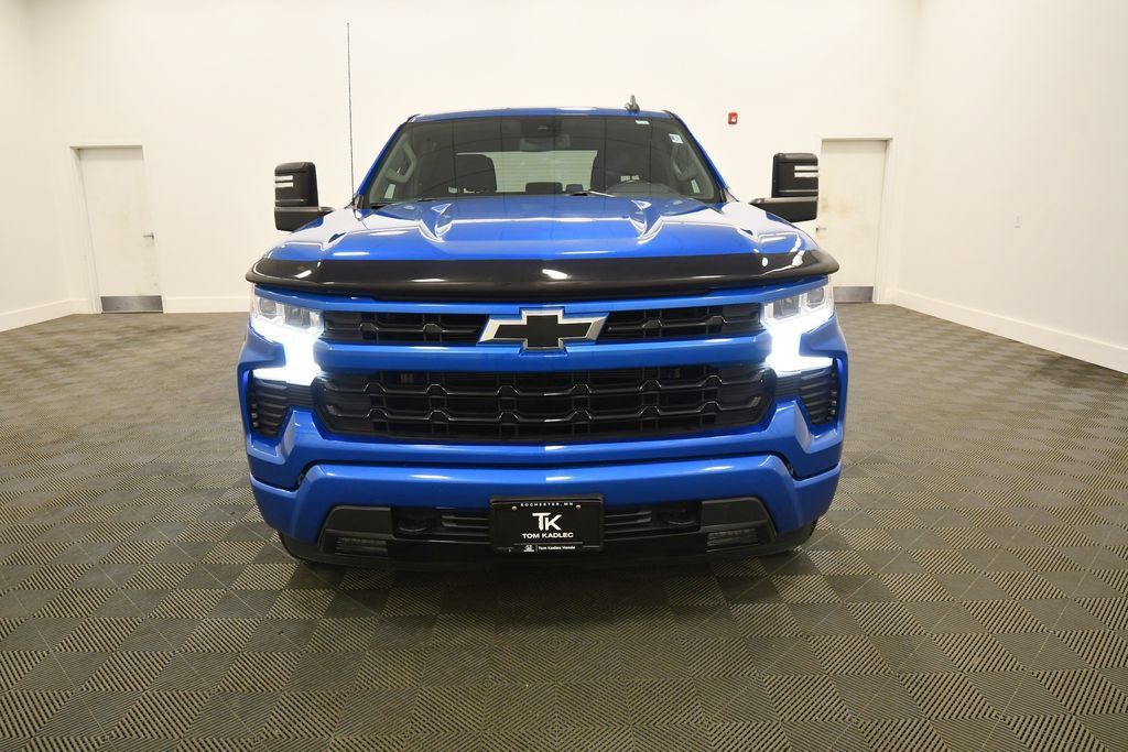 Used 2022 Chevrolet Silverado 1500 RST w/ Z71 Off-Road Package AWD/4WD image 11