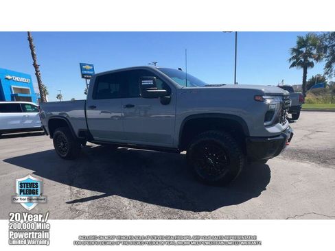 Certified 2024 Chevrolet Silverado 2500 ZR2 w/ Technology Package AWD/4WD image 4