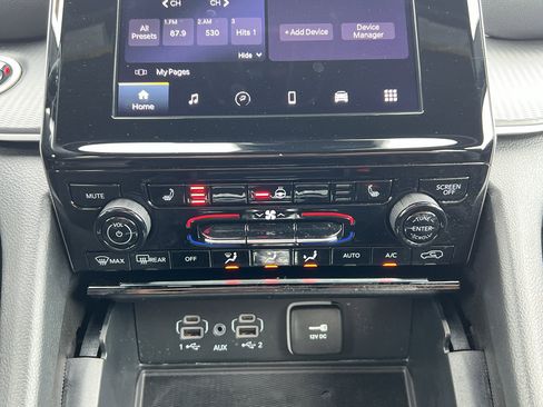 Used 2024 Jeep Grand Cherokee Altitude image 23