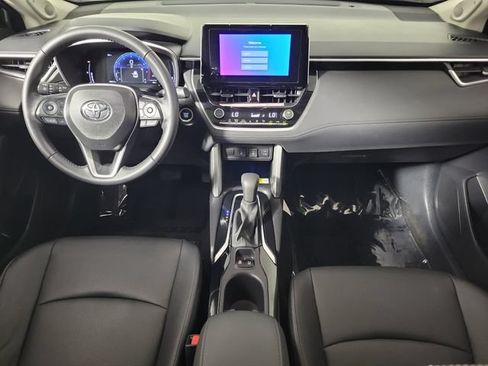 Used 2023 Toyota Corolla Cross XLE w/ Convenience Package FWD image 16
