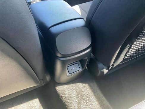 Used 2025 Hyundai Elantra SEL FWD image 27