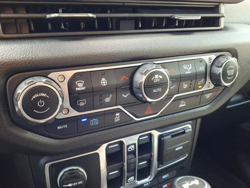 Used 2024 Jeep Wrangler Unlimited AWD/4WD image 26
