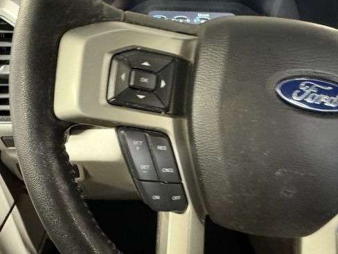 Used 2019 Ford F150 Lariat image 17