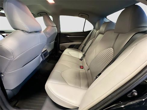 Used 2020 Toyota Camry SE image 24