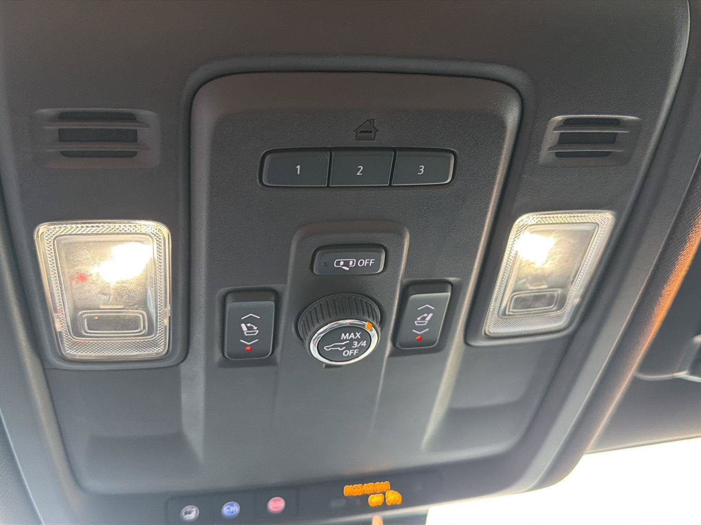 Used 2021 Chevrolet Tahoe Z71 w/ Z71 Off-Road Package AWD/4WD image 30