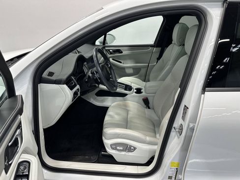 Certified 2023 Porsche Macan AWD/4WD image 17