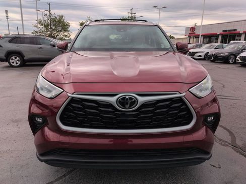 Used 2023 Toyota Highlander XLE AWD/4WD image 8