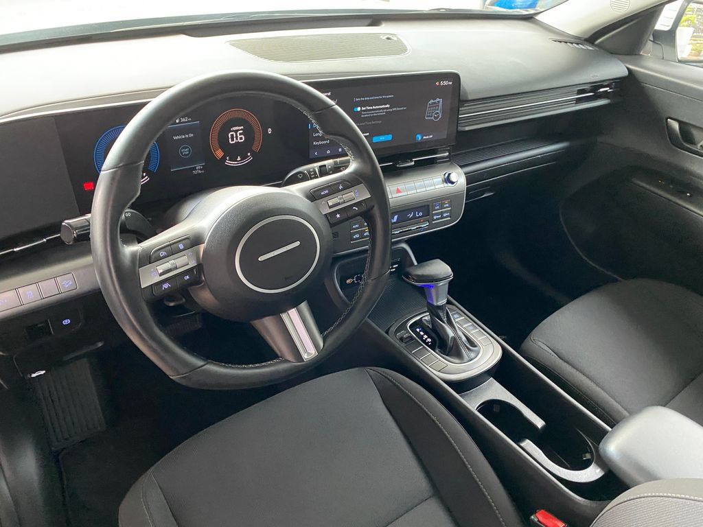 Used 2025 Hyundai Kona SEL FWD image 31
